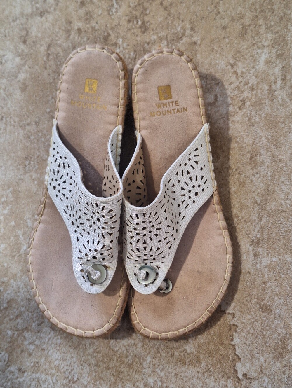 White Mountain Beaux Espadrille Wedge Sandals Laser Cut Thong White Size 8.5